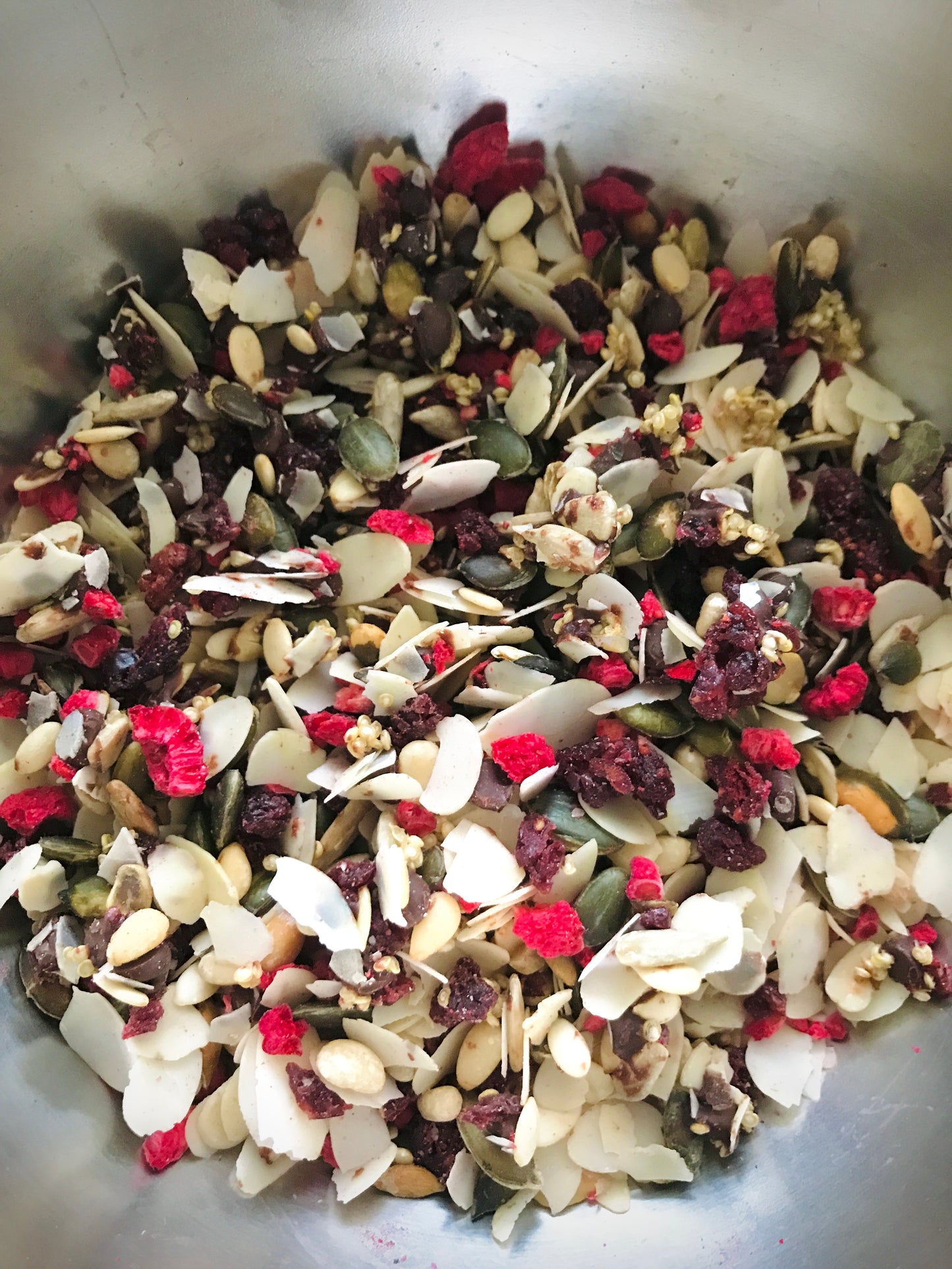 Roze Quinoa Granola met framboos ZONDER chocolade - 500 gr